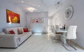 Apartment In Saranda