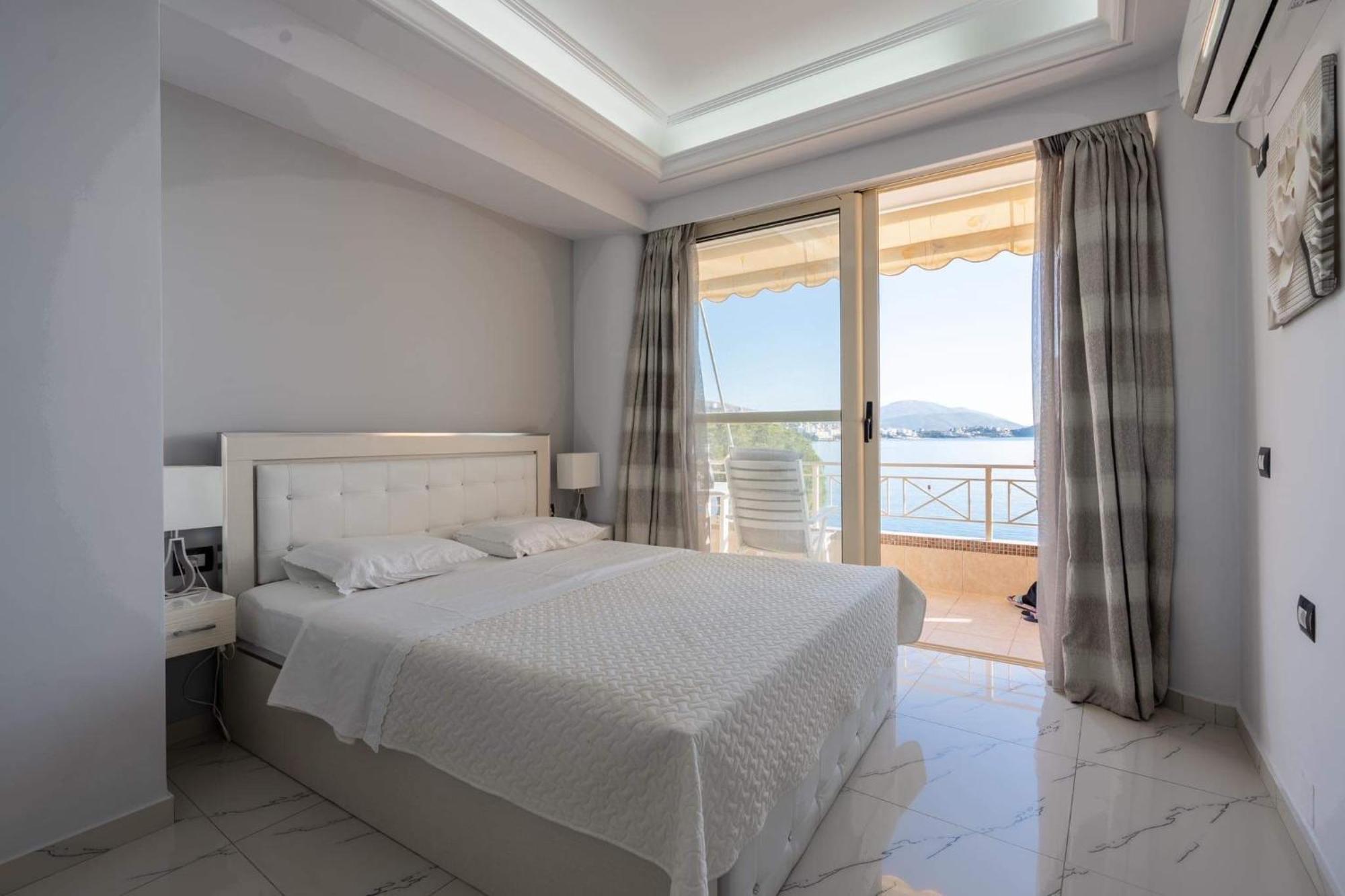 Apartment In Saranda Esterno foto