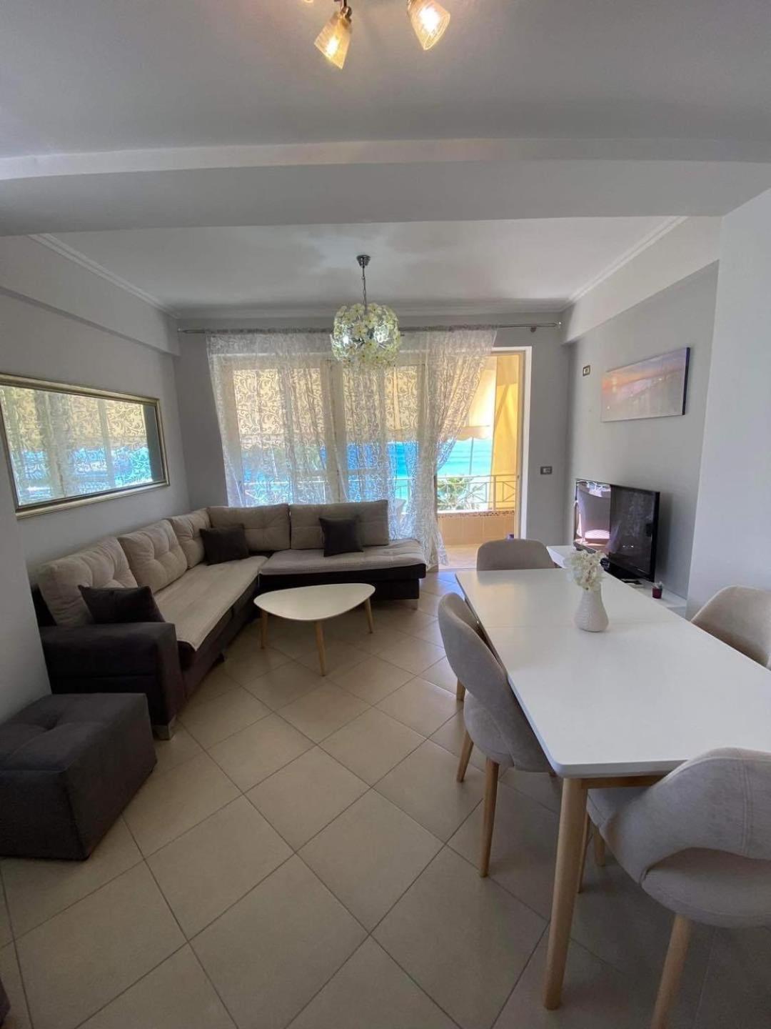 Apartment In Saranda Esterno foto